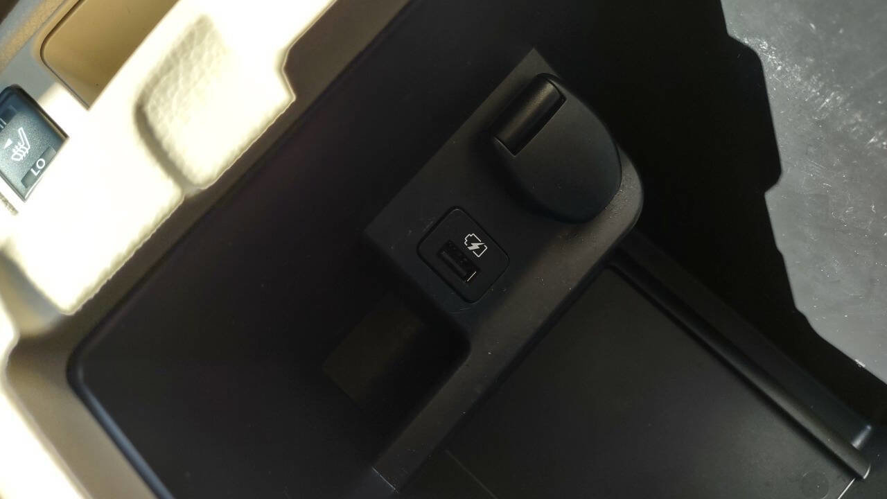 Used 2019 Nissan Rogue SV w/ Premium Package image 35