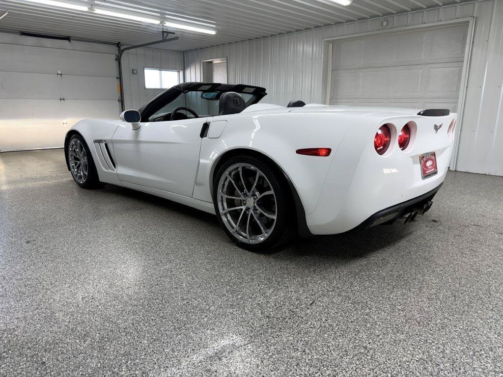 Used 2011 Chevrolet Corvette Grand Sport w/ Preferred Equipment Group RWD image 4