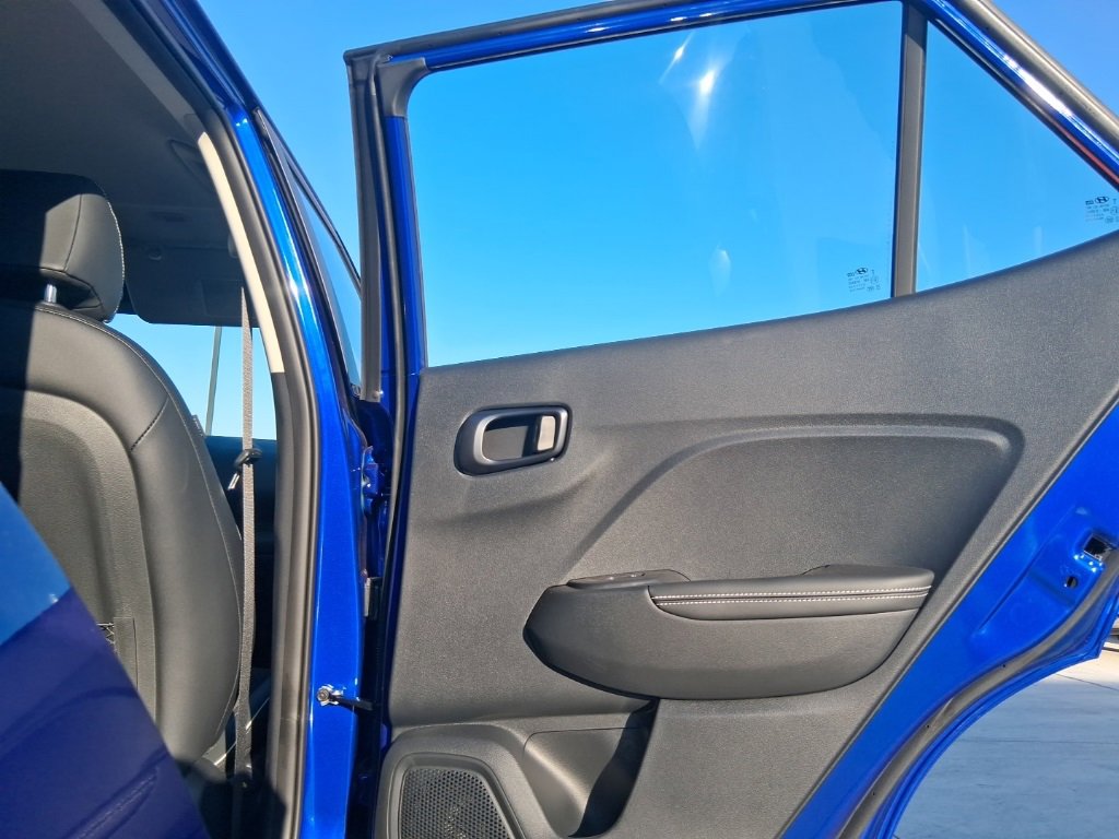 New 2025 Hyundai Venue Limited image 12