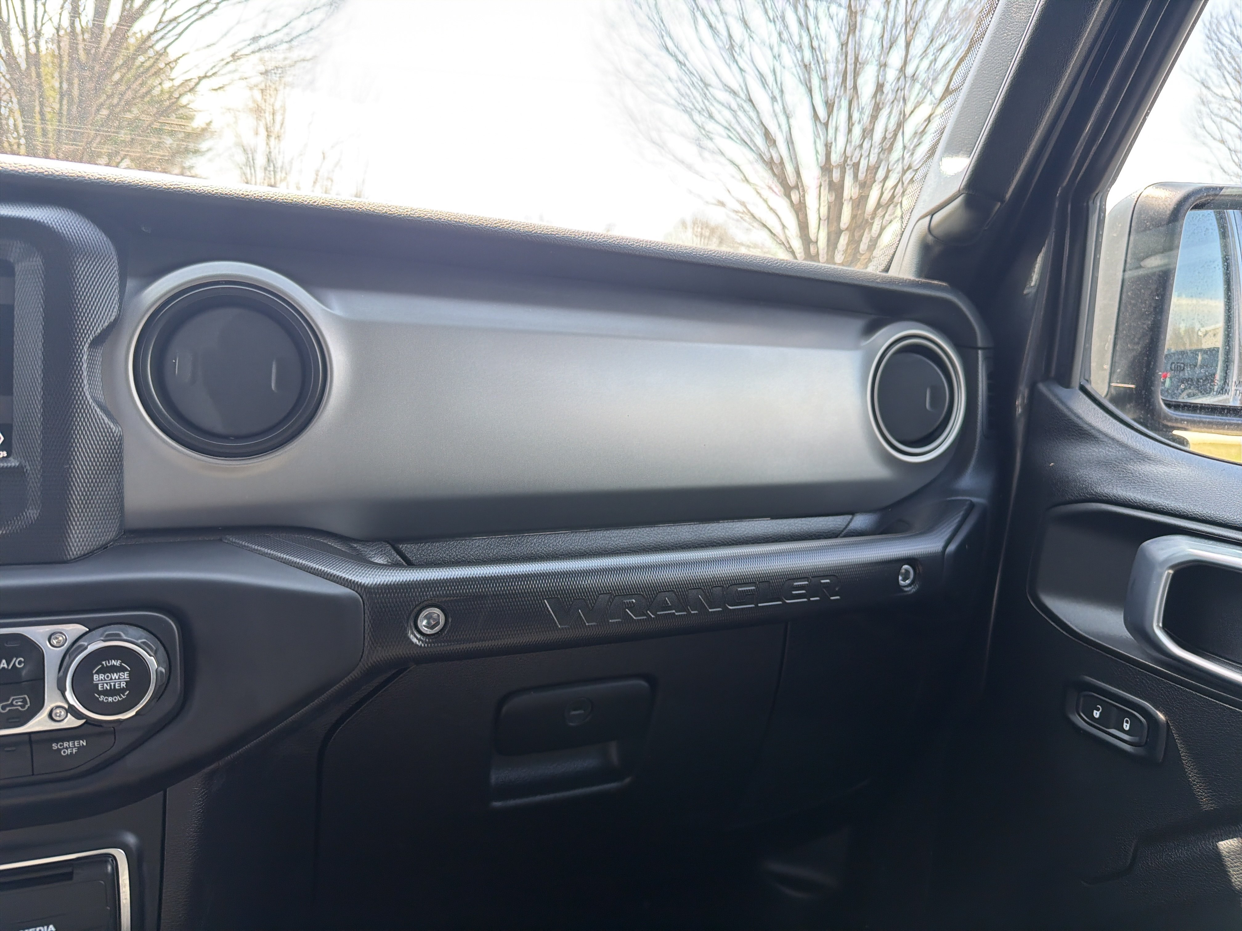 Used 2021 Jeep Wrangler Willys AWD/4WD image 13