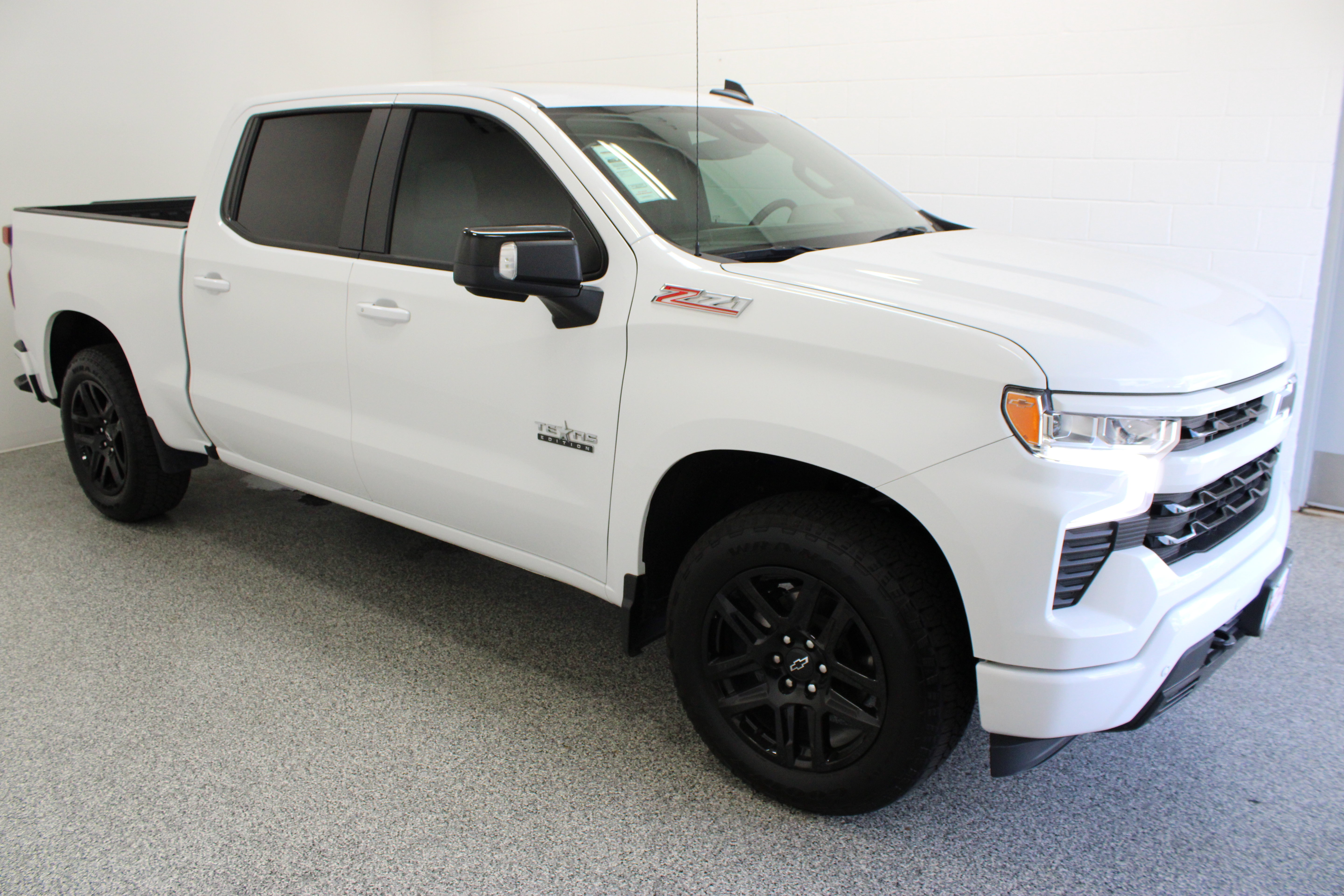 Used 2025 Chevrolet Silverado 1500 RST AWD/4WD image 4