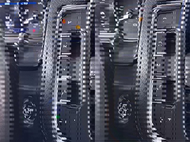 Used 2021 GMC Yukon XL SLT w/ SLT Premium Package image 16