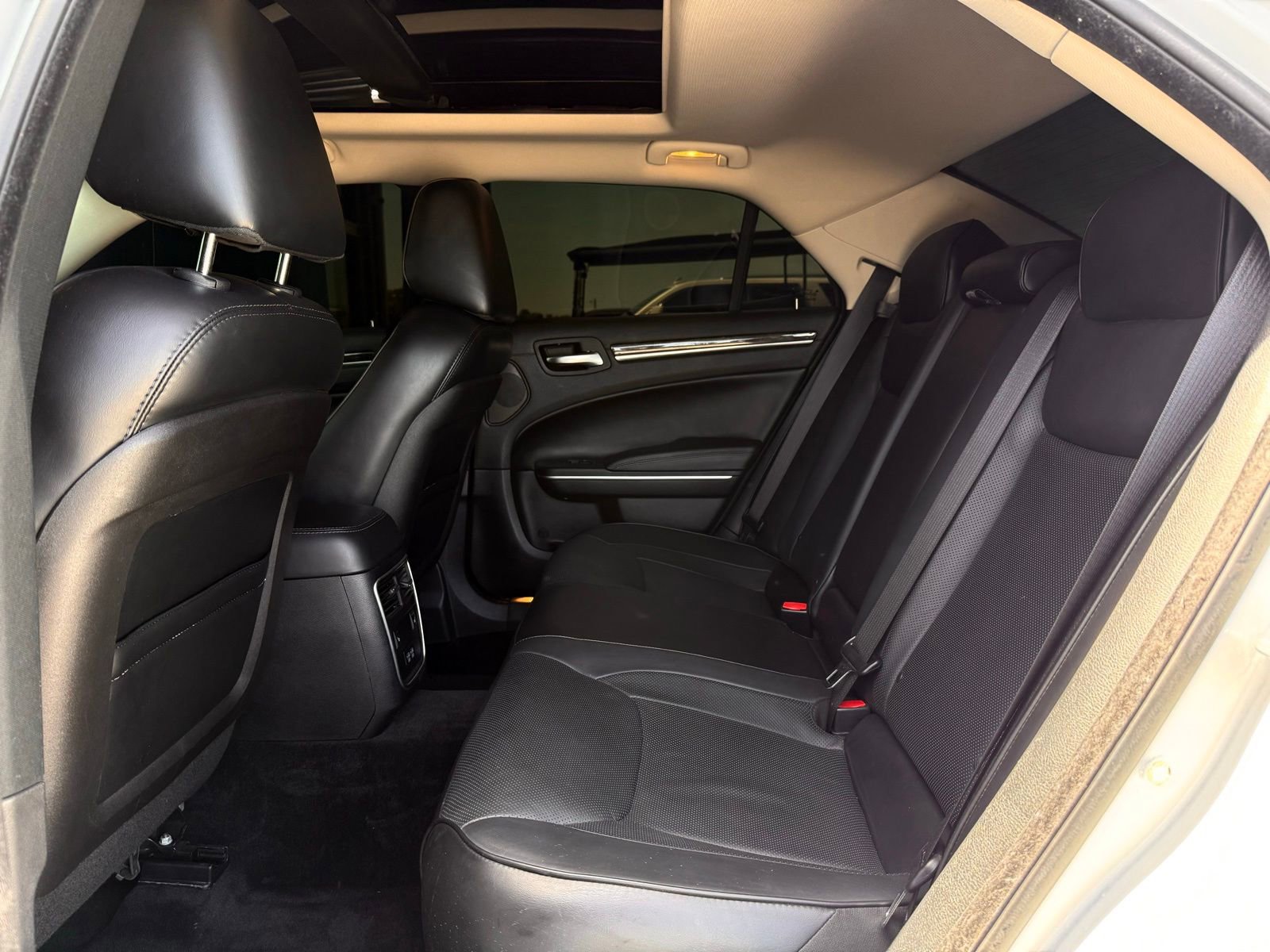 Used 2015 Chrysler 300 C w/ Harman/Kardon Audio Group RWD image 21