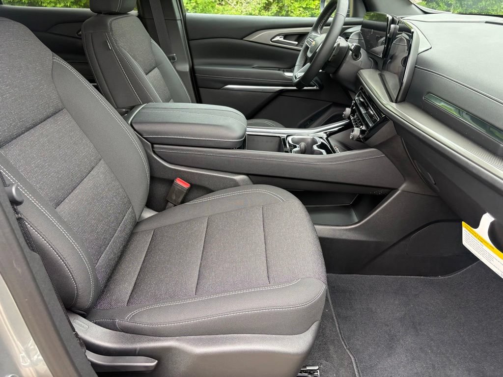 New 2026 Chevrolet Traverse LT w/ LPO, Floor Liner Package FWD image 29