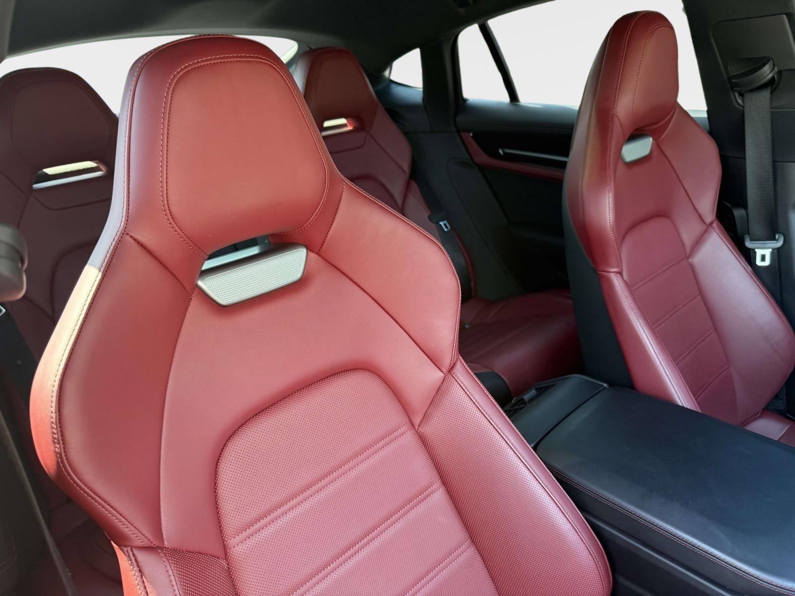 Used 2024 Porsche Panamera image 24