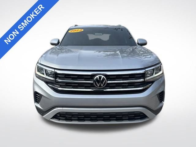 Used 2023 Volkswagen Atlas Cross Sport SE w/ Black Wheel Package image 8