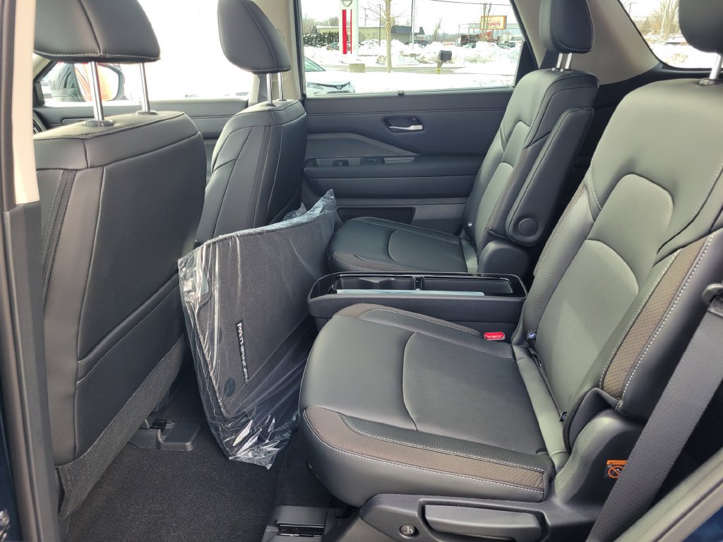 New 2026 Nissan Pathfinder SL w/ SL Premium Package AWD/4WD image 32