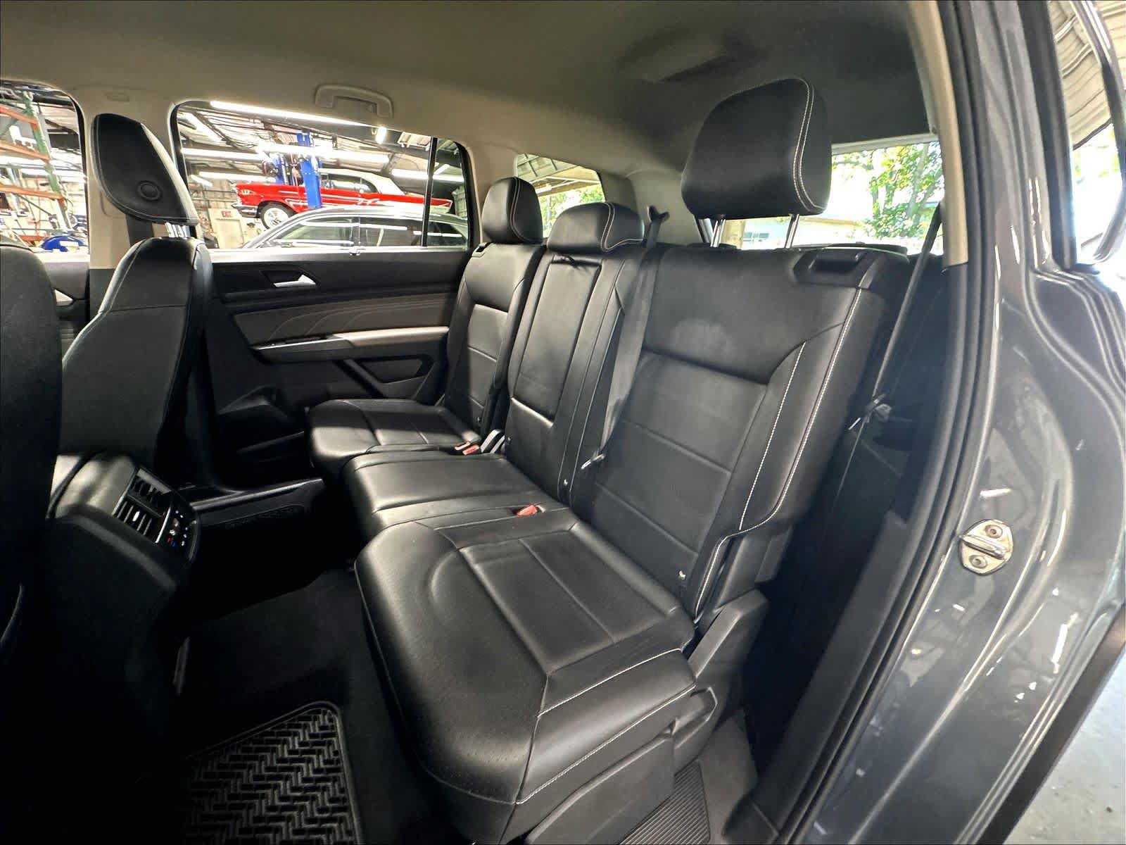 Used 2023 Volkswagen Atlas SE FWD image 25