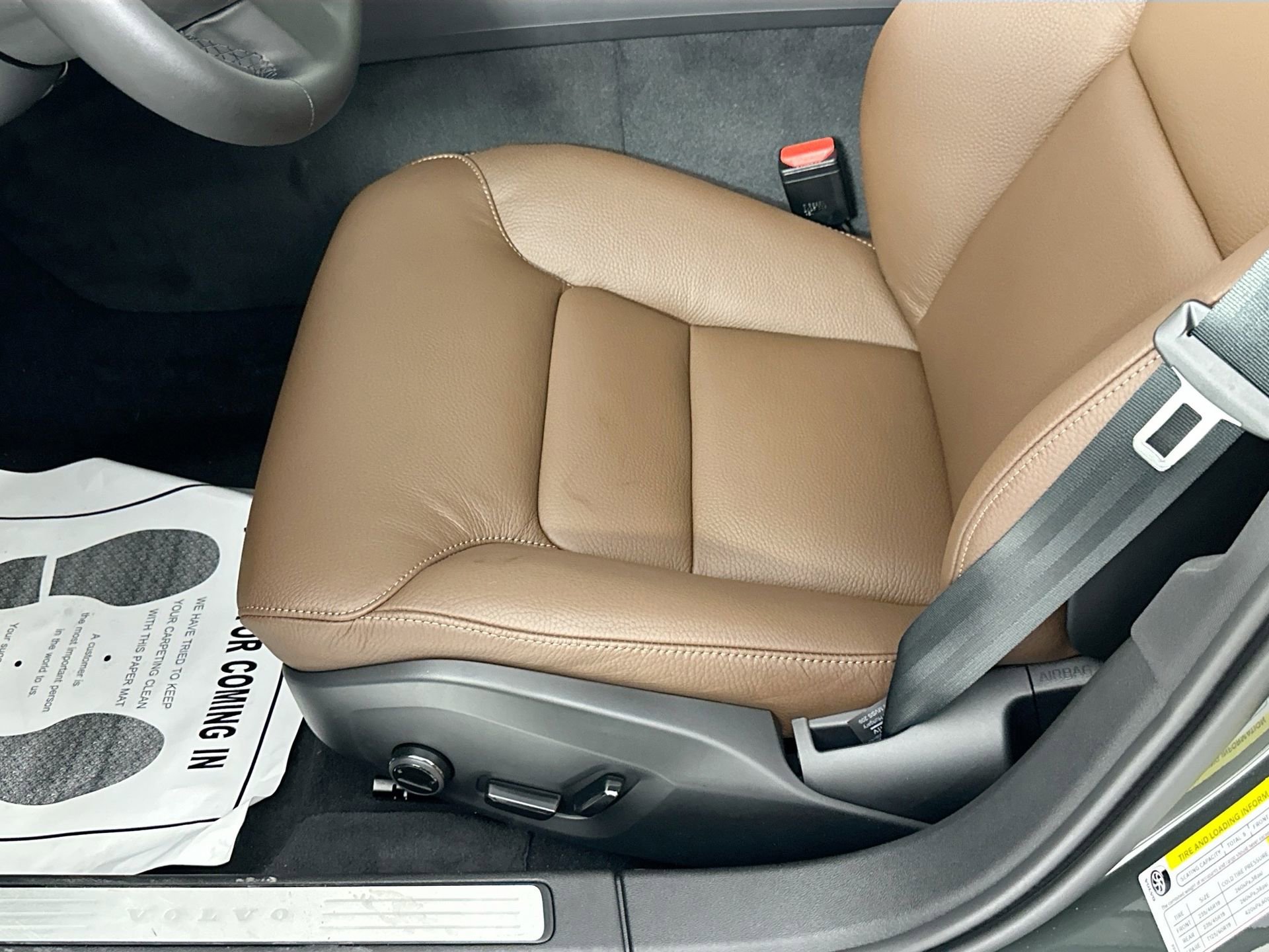 New 2026 Volvo V60 B5 Cross Country Plus w/ Climate Package image 20