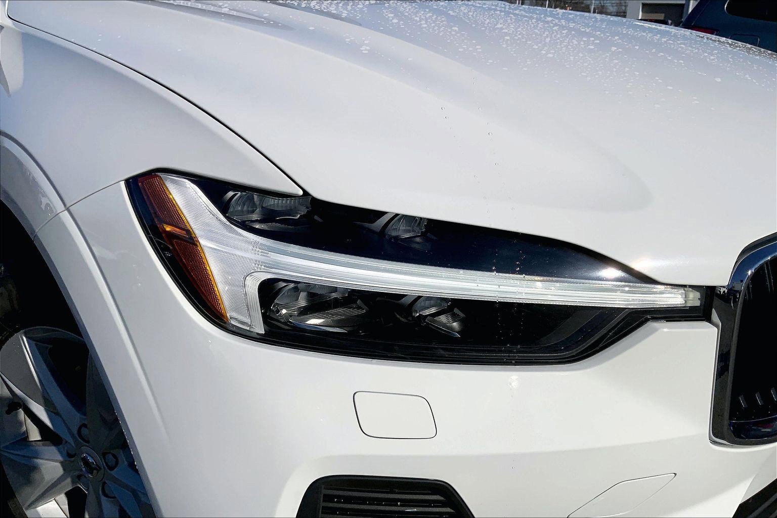 Used 2022 Volvo XC60 B5 Momentum w/ Climate Package image 25