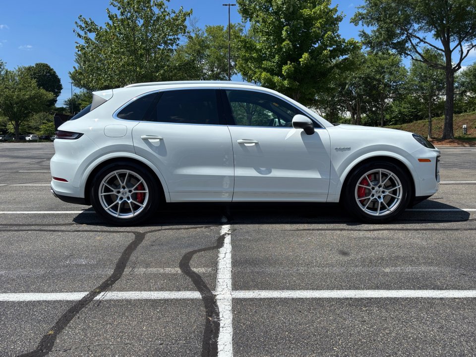 New 2025 Porsche Cayenne S image 4
