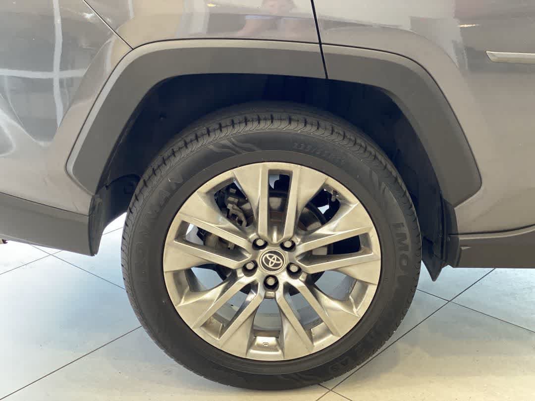 Used 2020 Toyota RAV4 XLE Premium AWD/4WD image 13