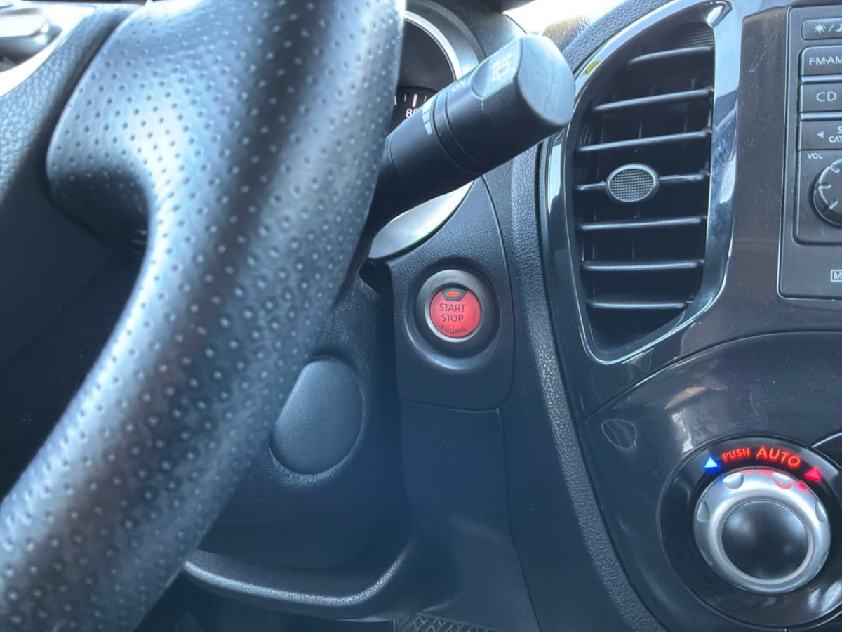 Used 2013 Nissan Juke SL AWD/4WD image 17