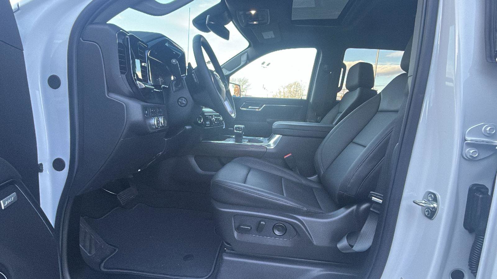 New 2026 GMC Sierra 1500 SLT w/ SLT Premium Plus Package image 31