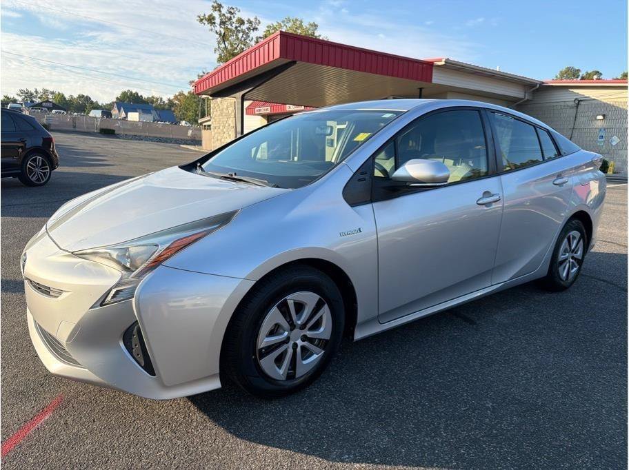 Used 2016 Toyota Prius Two FWD image 3