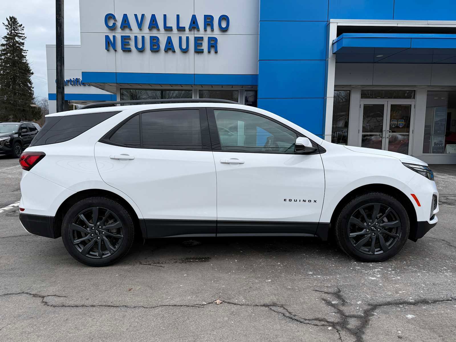 Used 2022 Chevrolet Equinox RS w/ RS Leather Package image 4