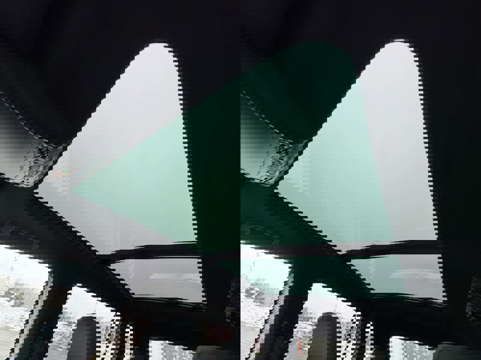 Used 2022 Volkswagen Tiguan SE R-Line image 23