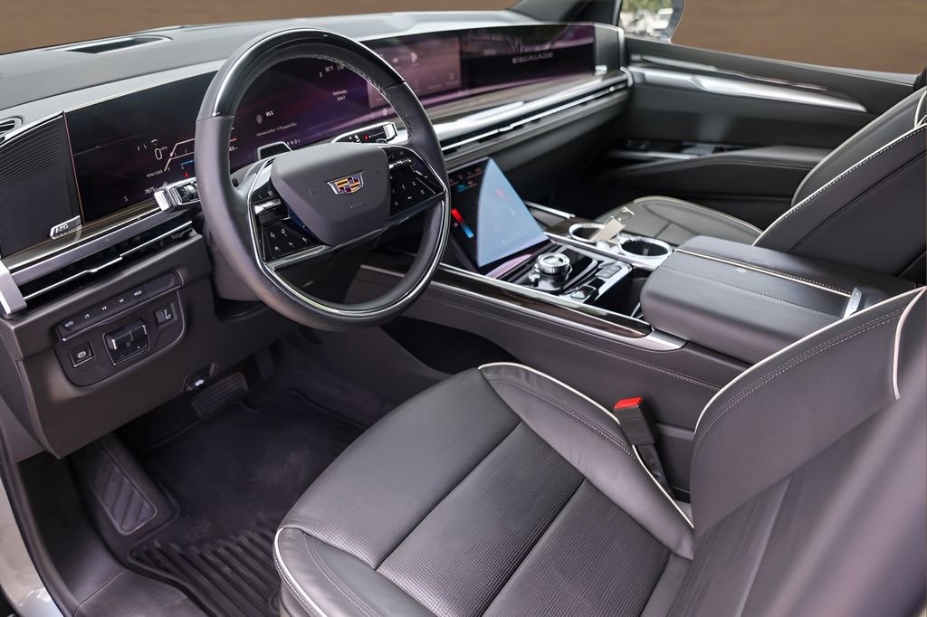 Certified 2025 Cadillac Escalade Premium Luxury AWD/4WD image 10