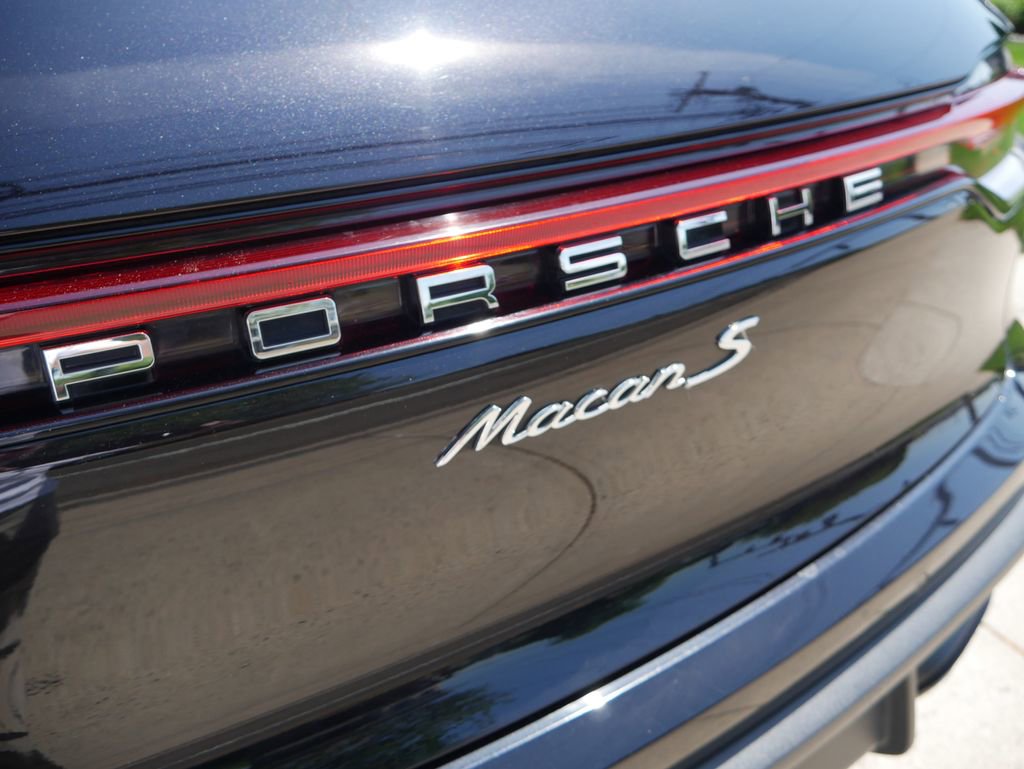 Certified 2023 Porsche Macan S AWD/4WD image 14