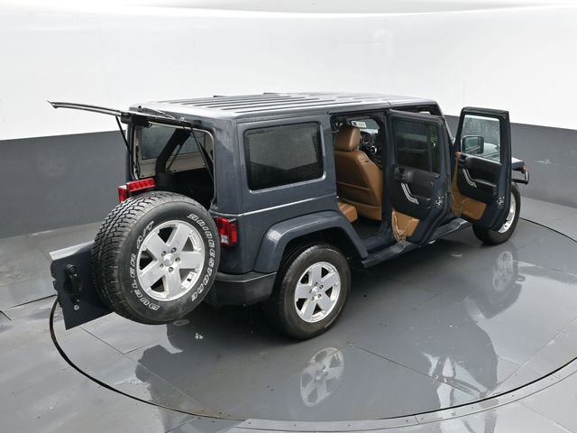 Used 2016 Jeep Wrangler Unlimited Sahara w/ Dual Top Group AWD/4WD image 27