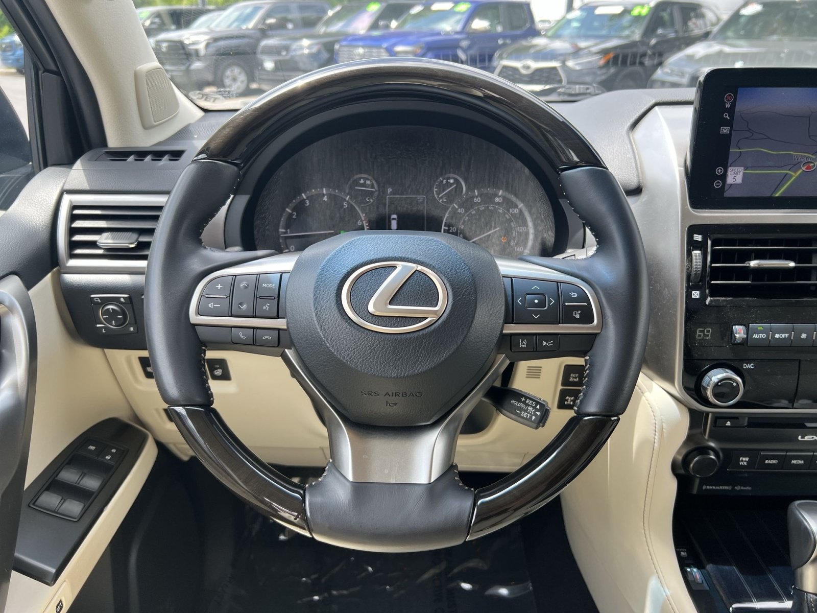 Used 2023 Lexus GX 460 Premium w/ Premium Package AWD/4WD image 16