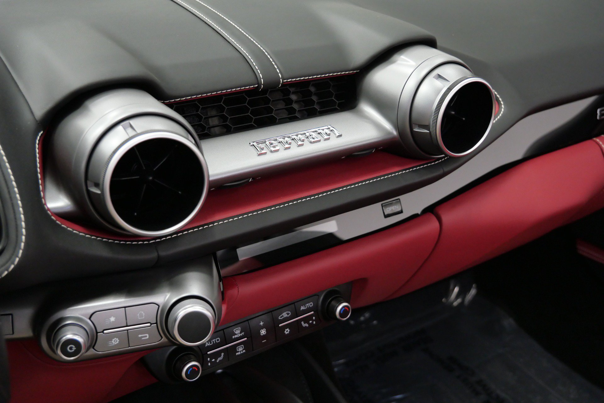 Used 2021 Ferrari 812 GTS RWD image 29