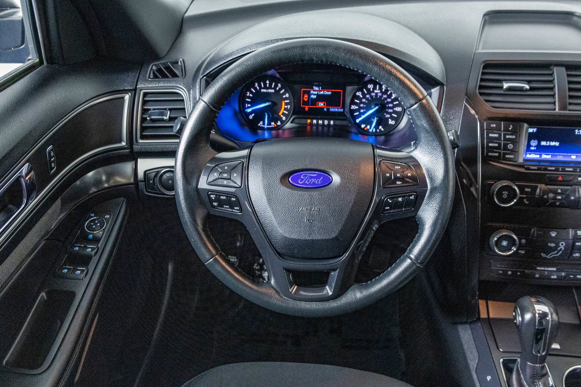 Used 2019 Ford Explorer XLT image 32