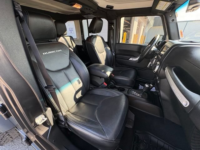 Used 2018 Jeep Wrangler Unlimited Rubicon w/ Cold Weather Group AWD/4WD image 23