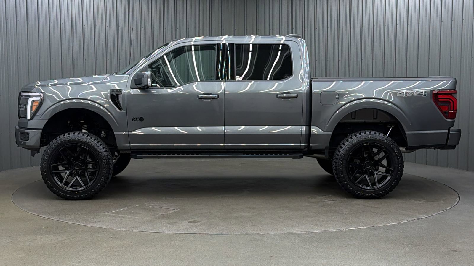 Used 2025 Ford F150 Lariat AWD/4WD image 2