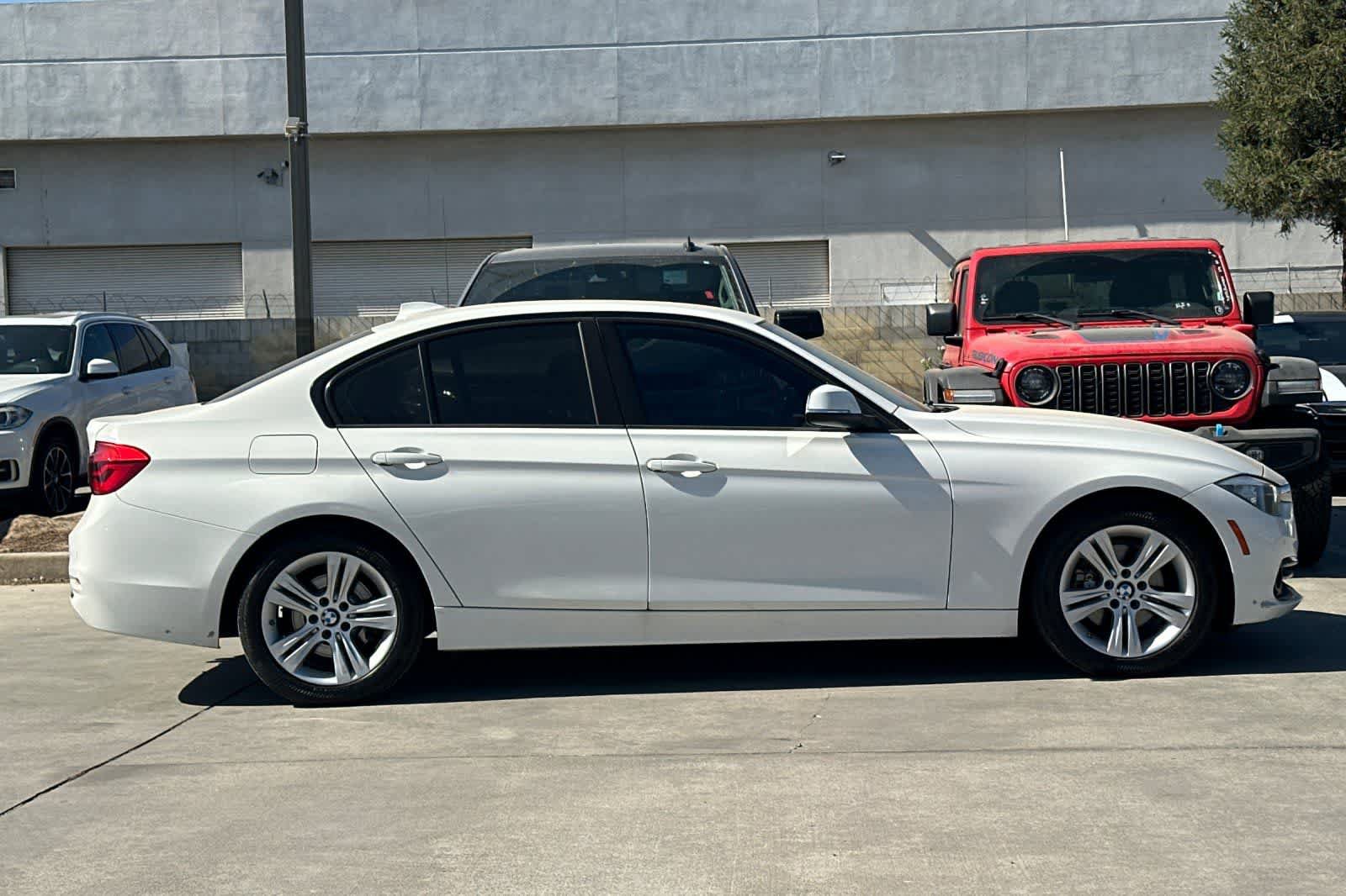 Used 2016 BMW 328i Sedan RWD image 9