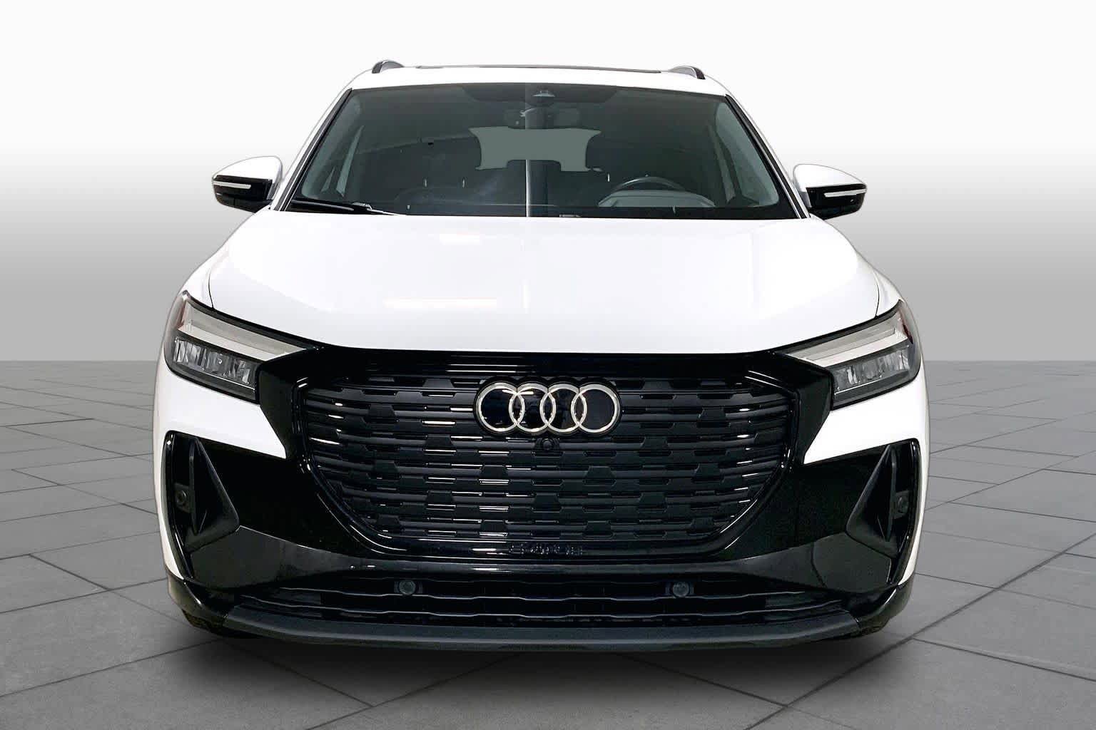 Used 2024 Audi Q4 e-tron Premium Plus w/ Premium Plus AWD/4WD image 3