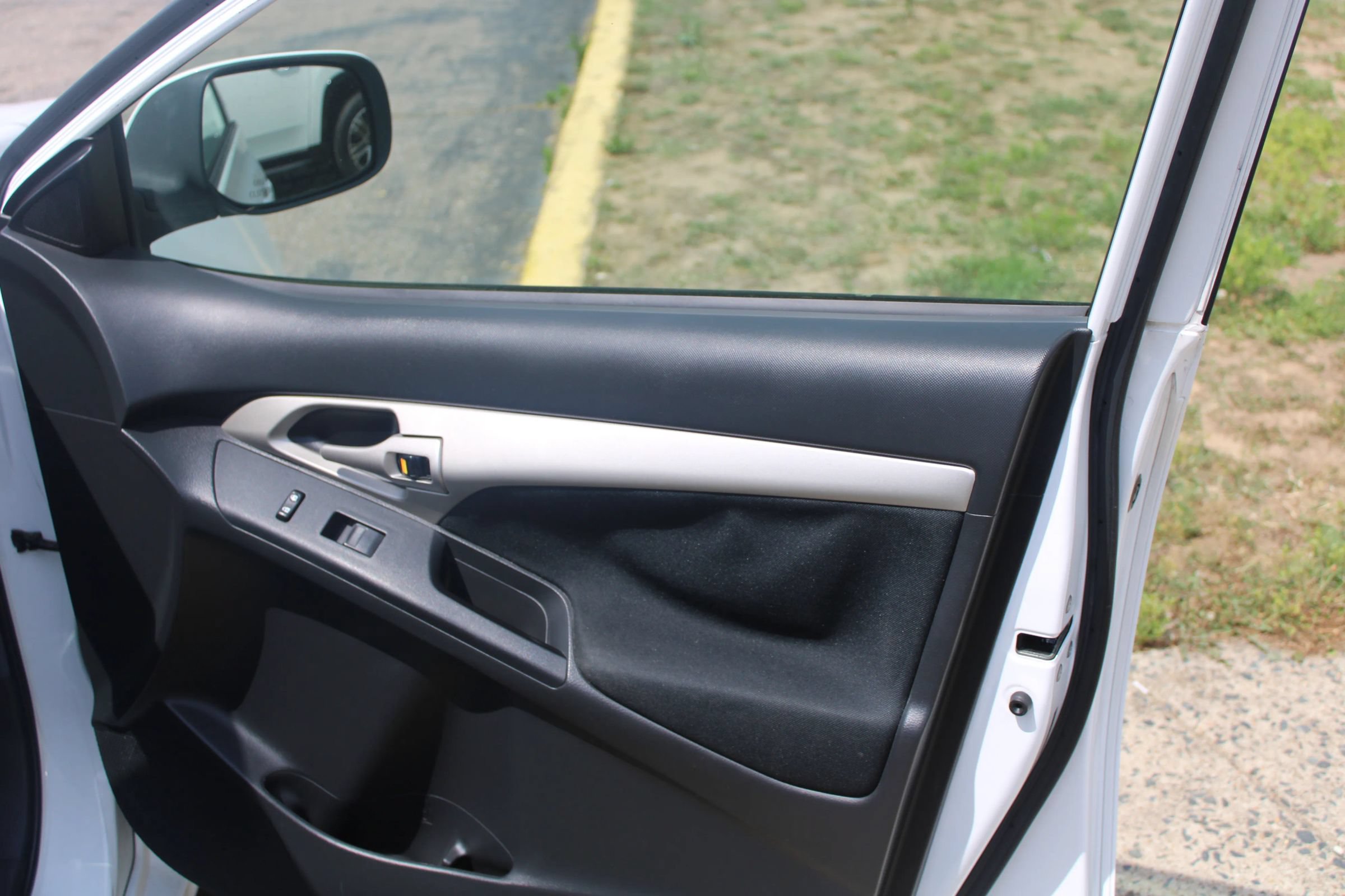 Used 2009 Toyota Matrix S w/ Preferred Accessory Pkg FWD image 24