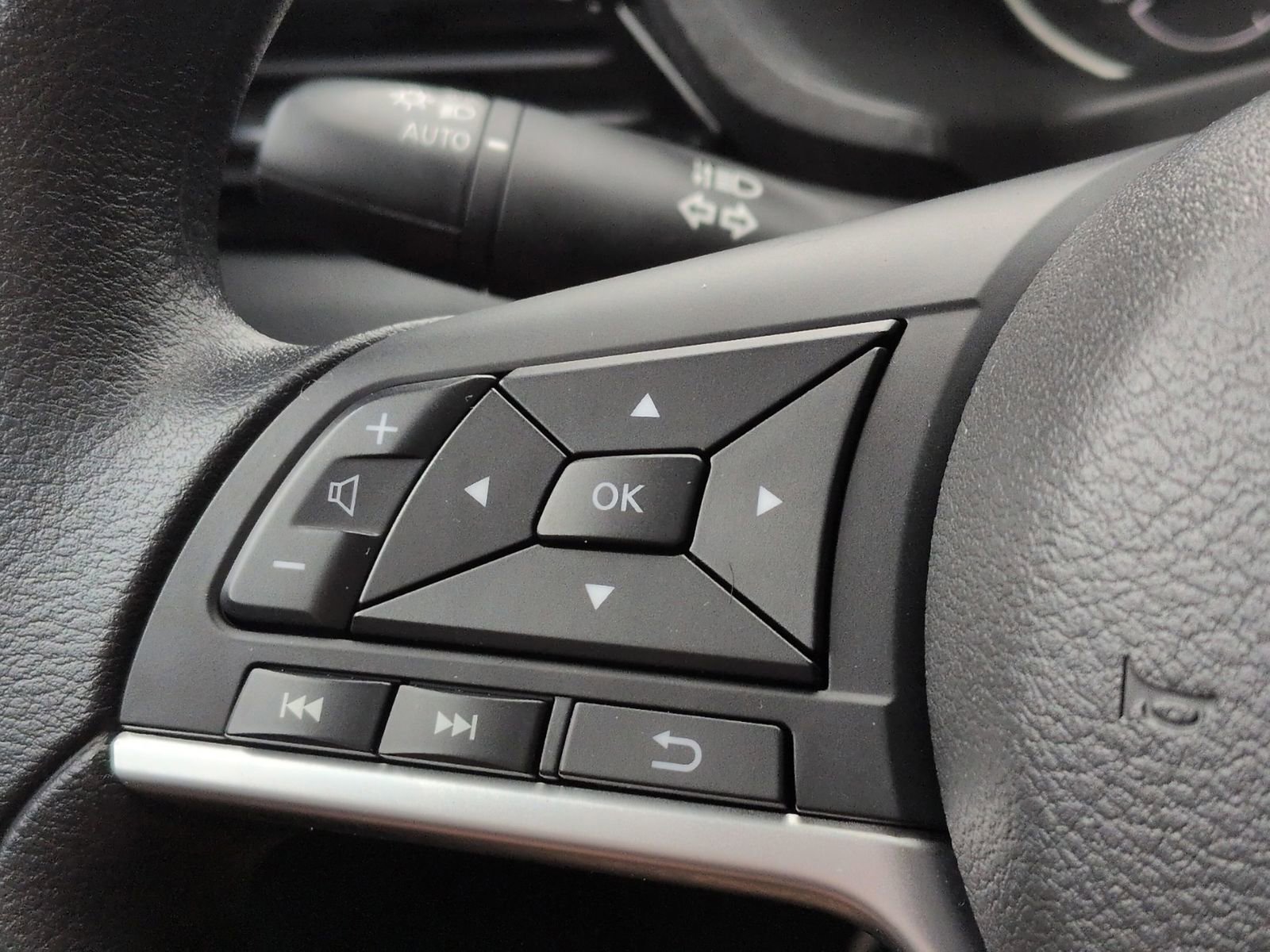 Certified 2025 Nissan Sentra SV image 20