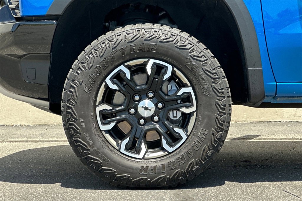 Used 2023 Chevrolet Silverado 1500 ZR2 w/ Technology Package image 27