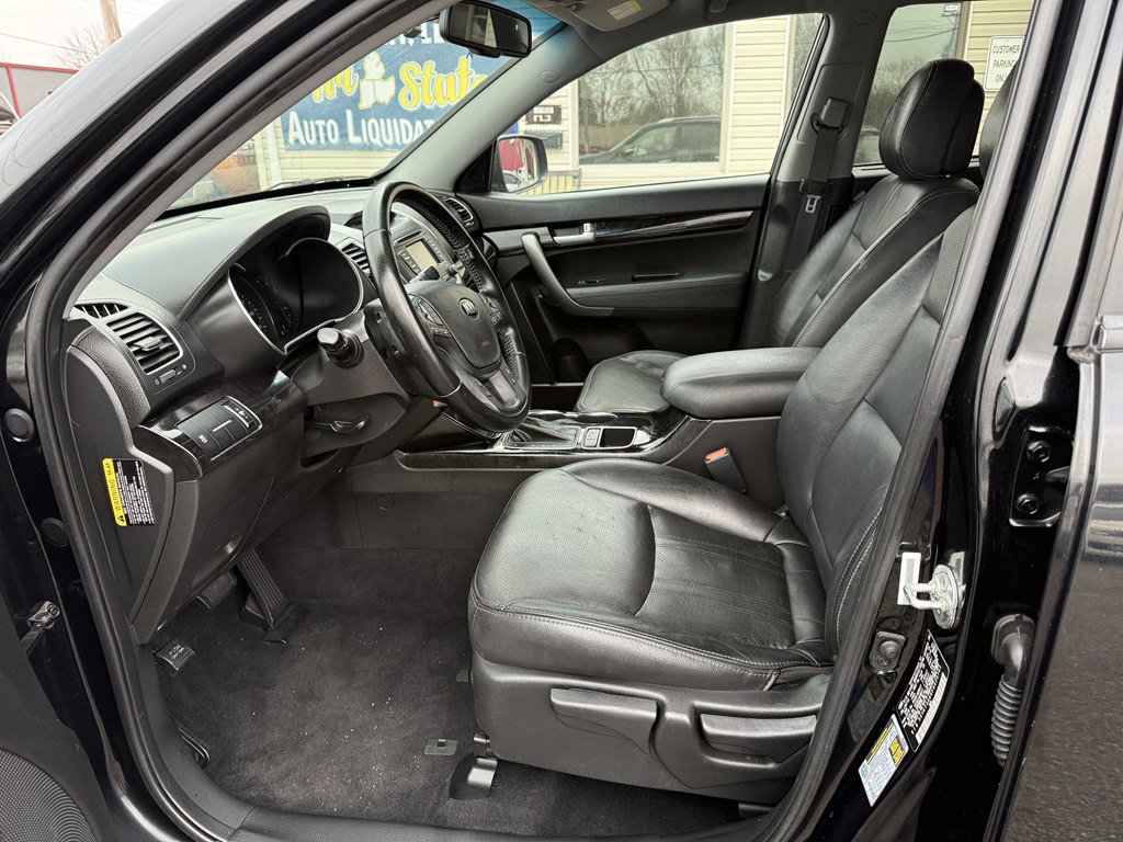 Used 2015 Kia Sorento LX image 12