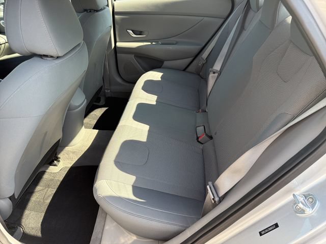Certified 2022 Hyundai Elantra SE FWD image 20
