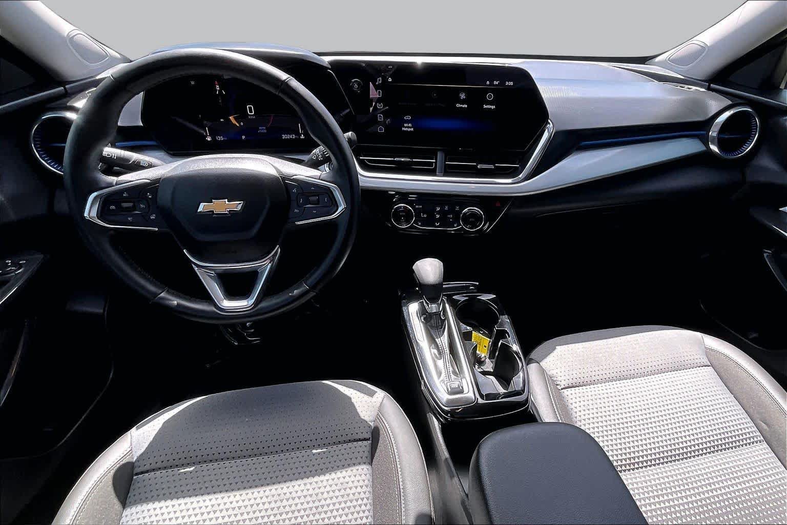 Used 2024 Chevrolet Trax LT w/ LT Convenience Package FWD image 15