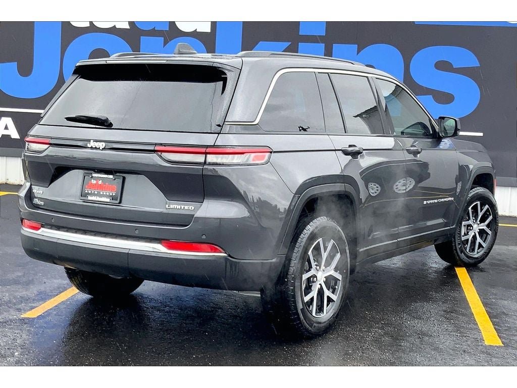 Used 2025 Jeep Grand Cherokee Limited w/ Trailer Tow Package AWD/4WD image 15