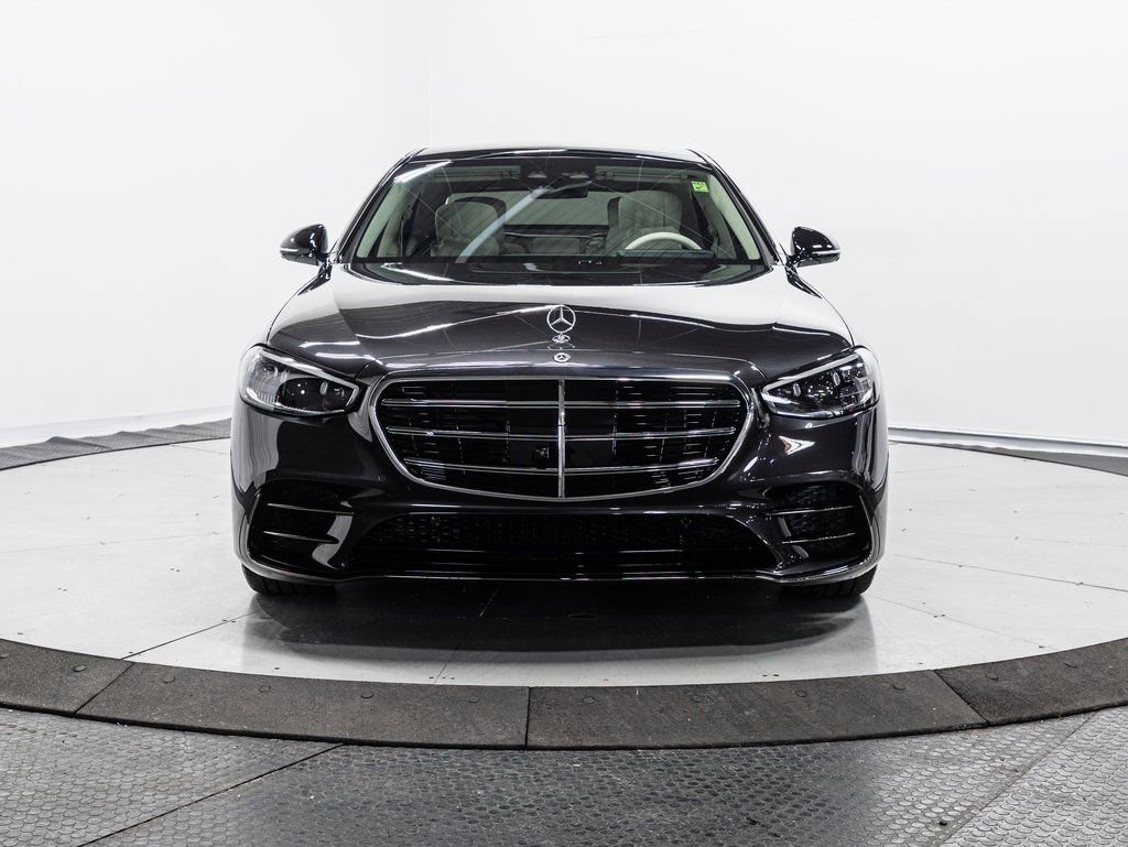 Used 2023 Mercedes-Benz S 580 4MATIC Sedan image 2