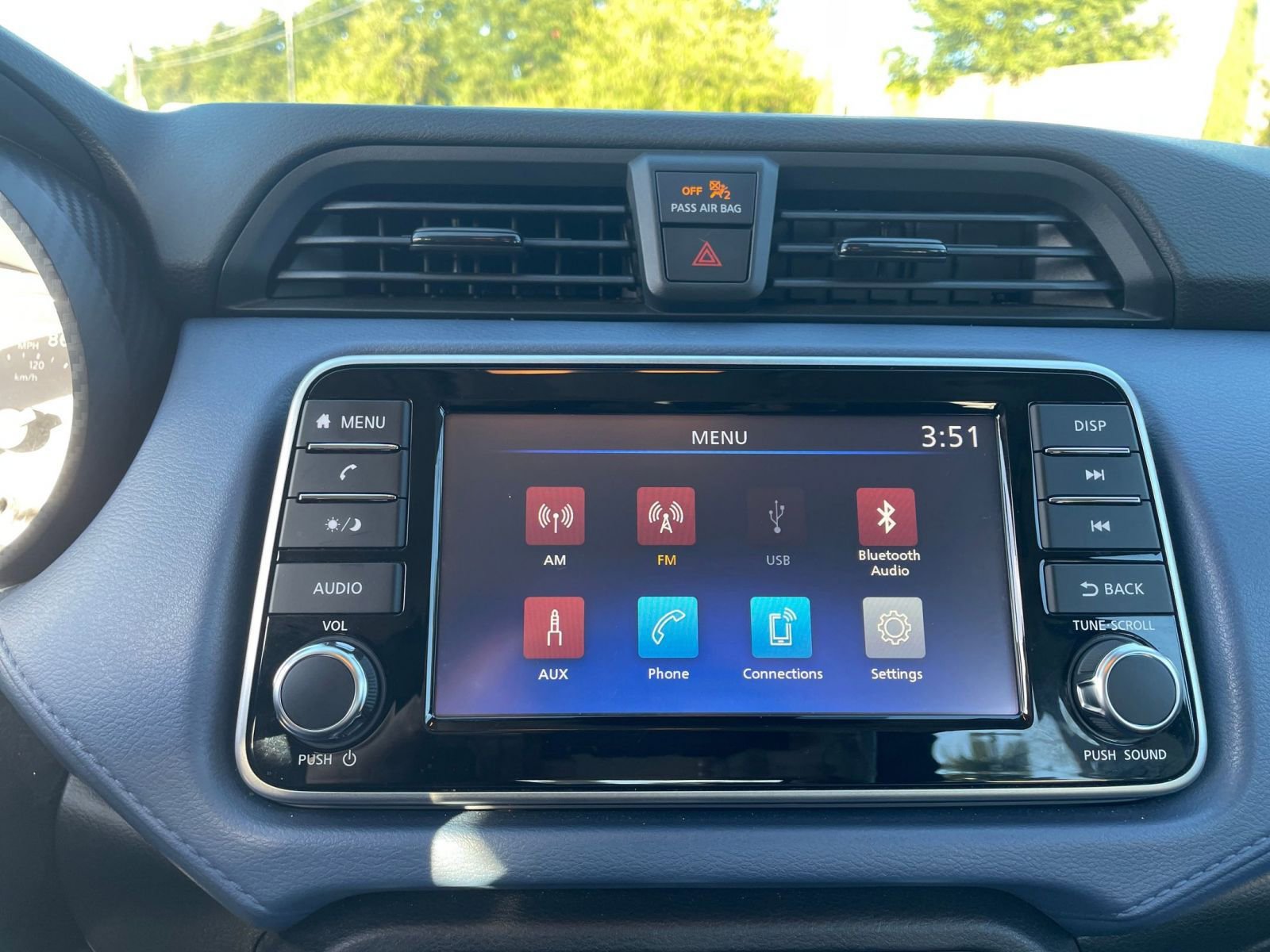 Used 2025 Nissan Versa SV w/ Trunk Package image 20