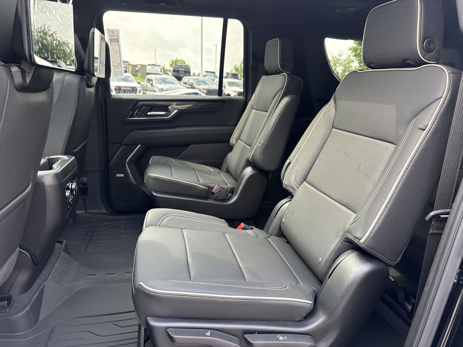 New 2026 GMC Yukon XL Elevation w/ Elevation Premium Package AWD/4WD image 19
