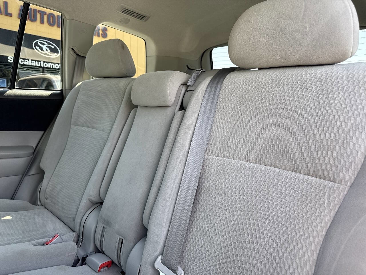 Used 2010 Toyota Highlander 2WD image 23