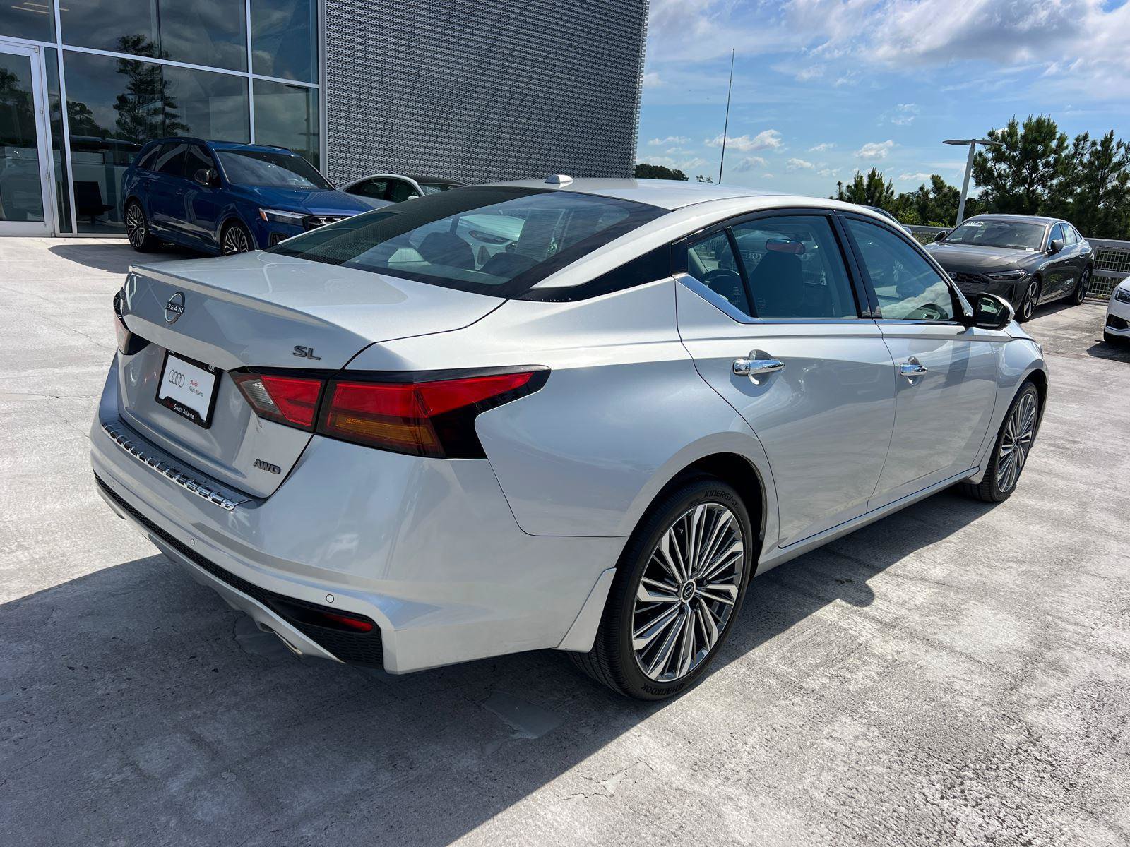 Used 2023 Nissan Altima 2.5 SL AWD/4WD image 5