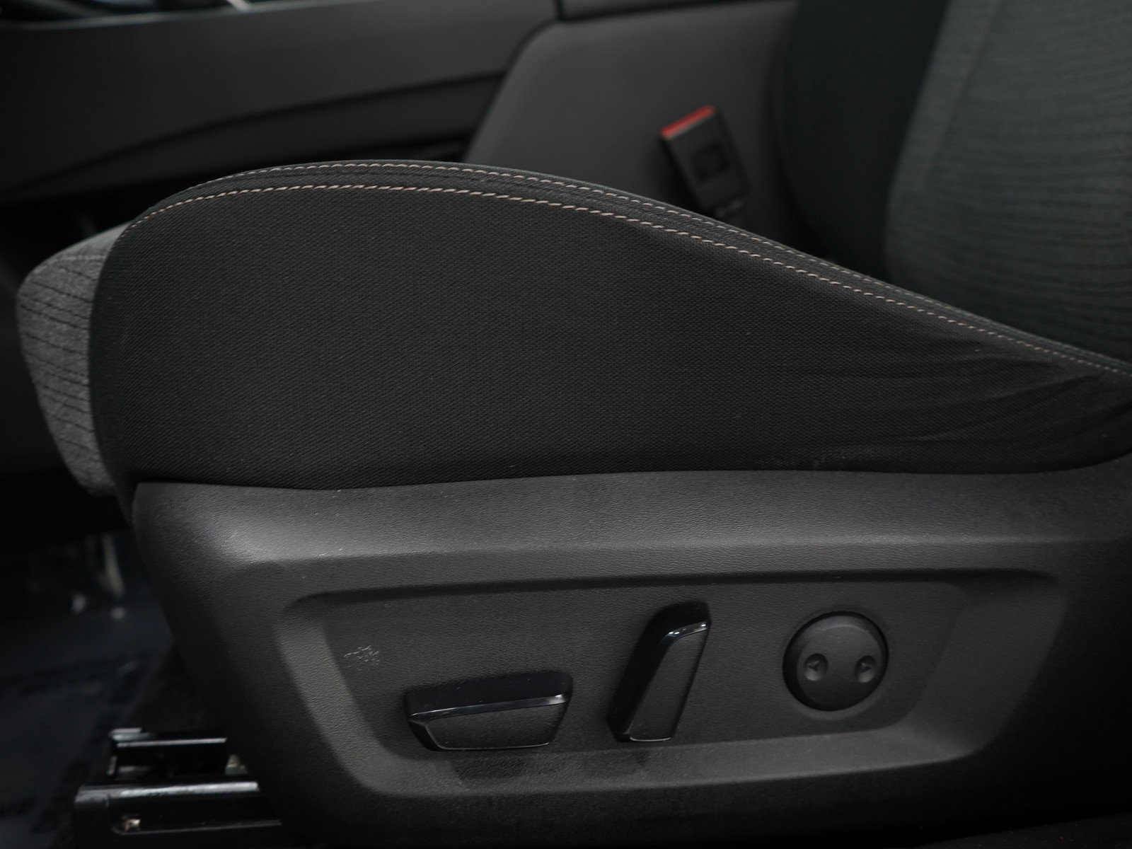 Used 2021 Nissan Rogue SV image 23