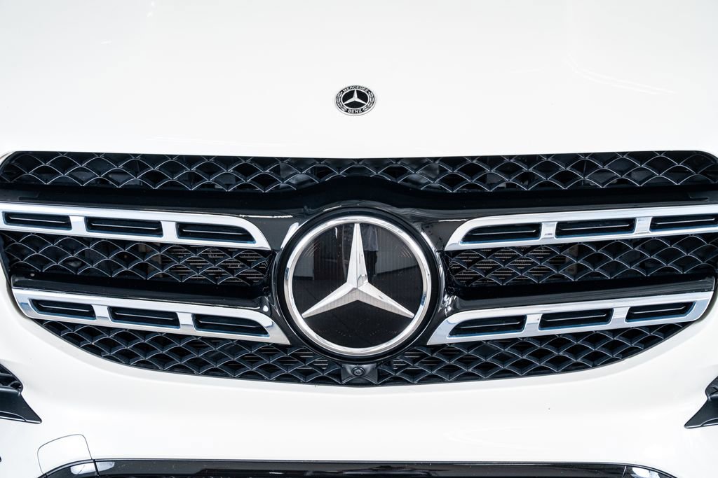 Used 2023 Mercedes-Benz GLS 580 4MATIC image 16