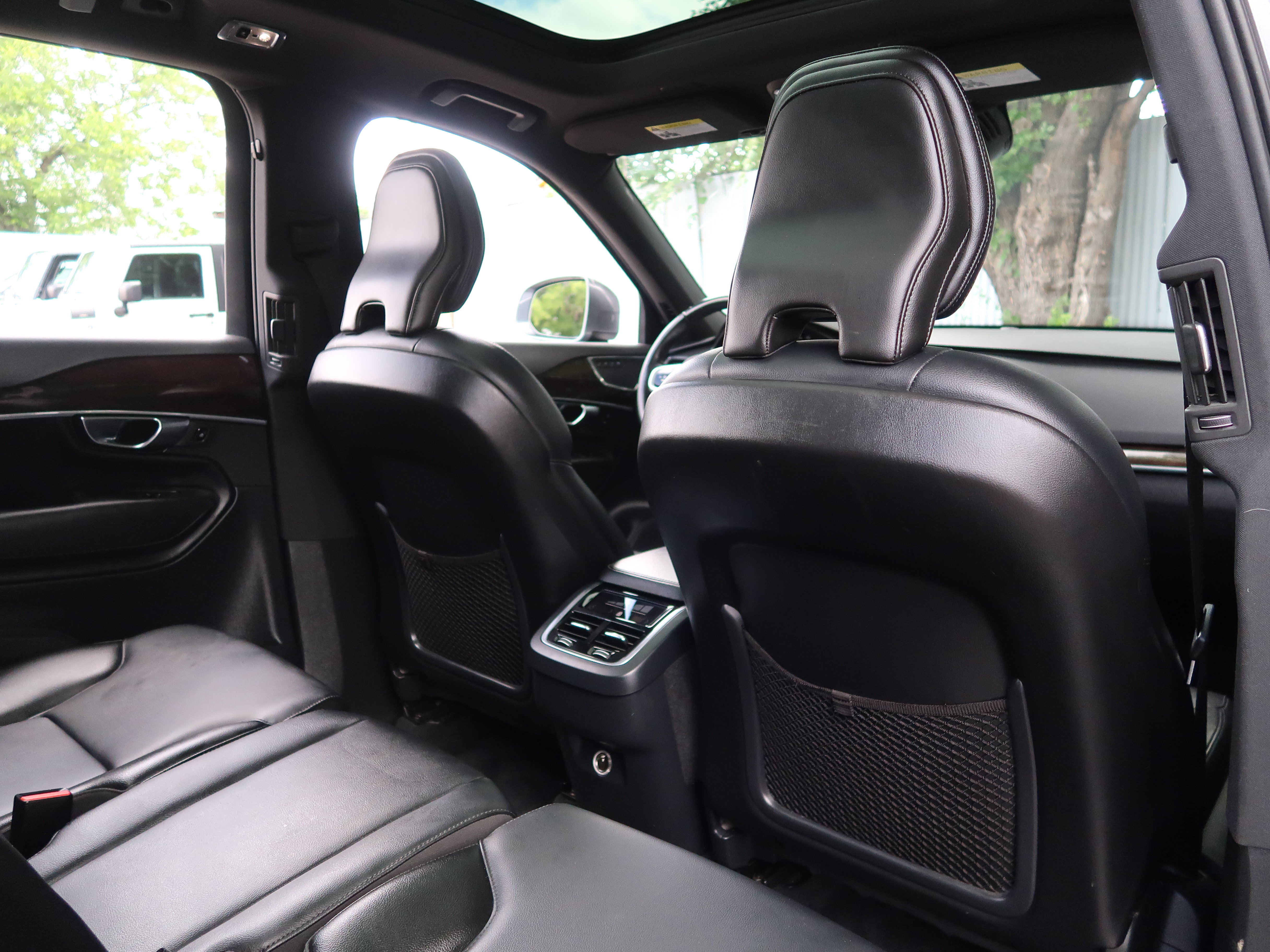 Used 2019 Volvo XC90 T5 Momentum w/ Protection Package Premier FWD image 33
