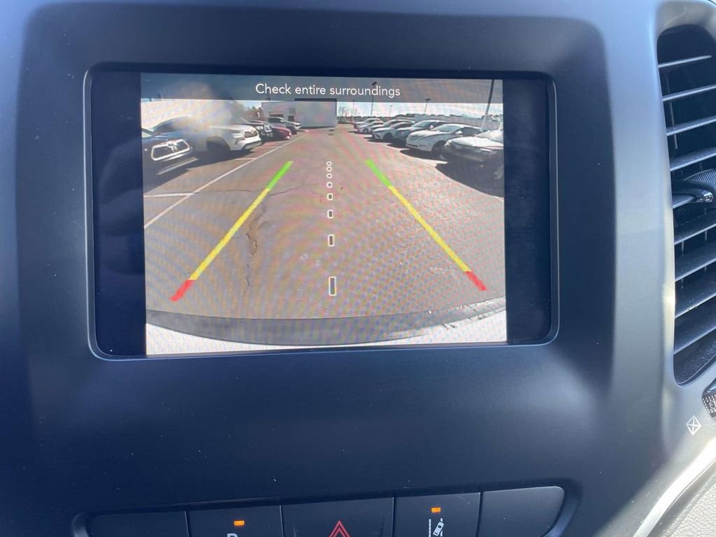 Used 2021 Jeep Cherokee Latitude Lux image 40