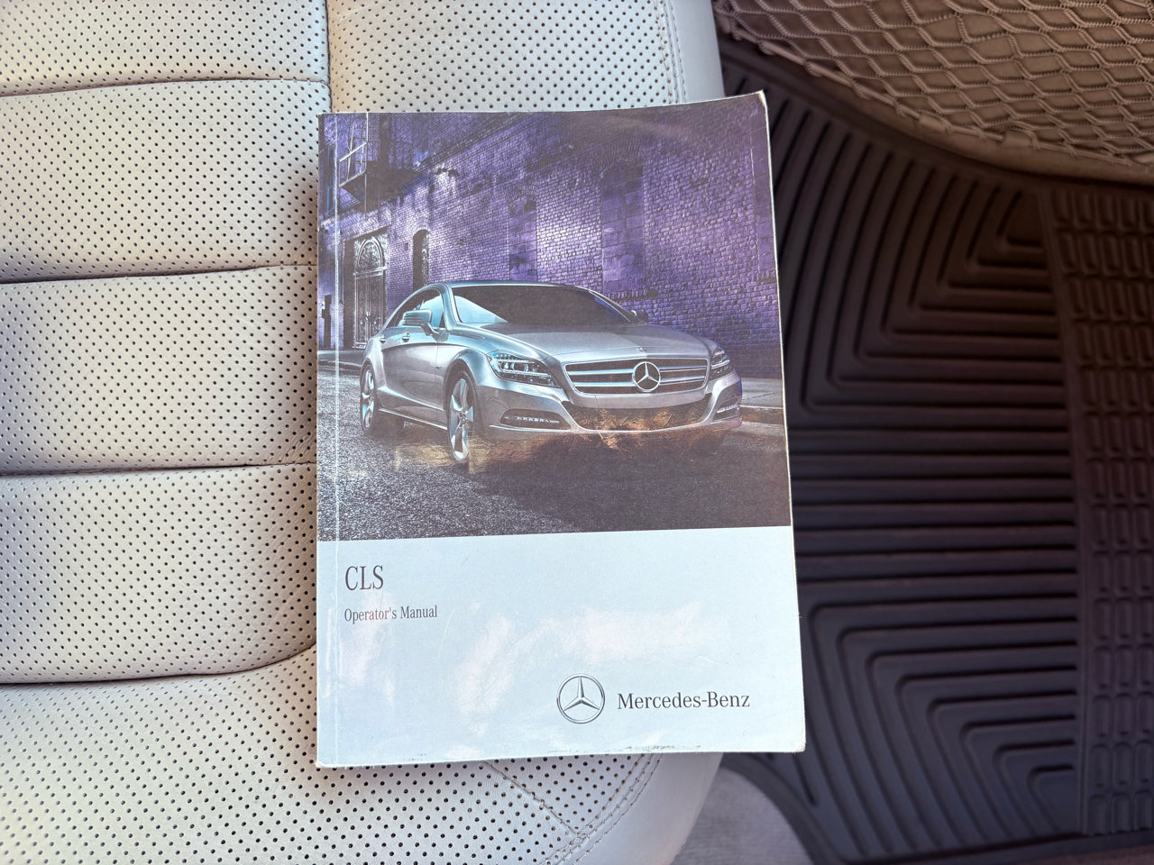 Used 2012 Mercedes-Benz CLS 550 image 32