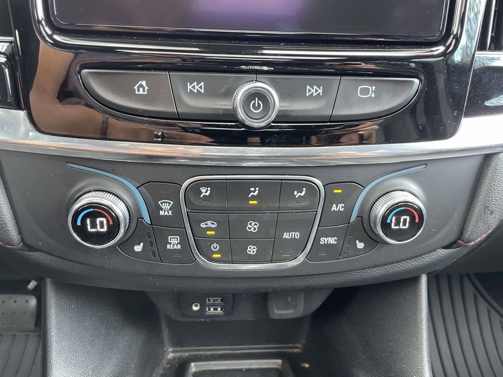 Used 2023 Chevrolet Traverse RS AWD/4WD image 30