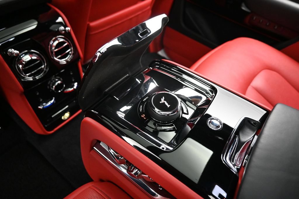 Certified 2019 Rolls-Royce Cullinan AWD/4WD image 28
